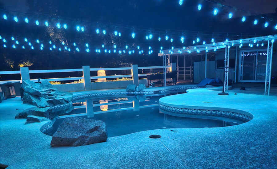 backyard-lighting-pool-entertainment